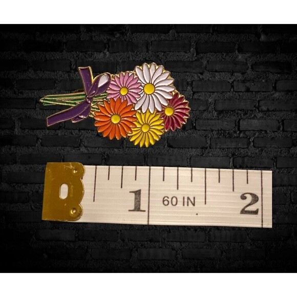 Flower Pin/Brooch - Picture 3 of 3